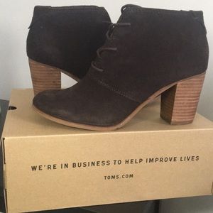 EUC TOMS Lunata in Chocolate Brown